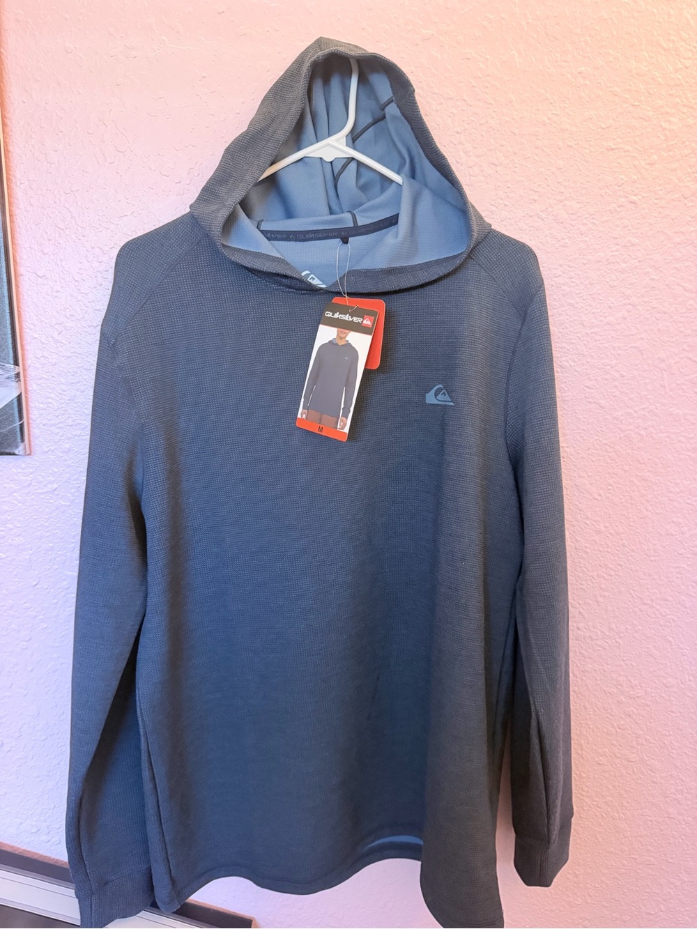Quiksilver Men's blue  Hooded Long-Sleeve Pullover